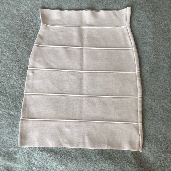 Bcbg MaxAzaria size Xs bandage skirt white - Picture 2 of 7